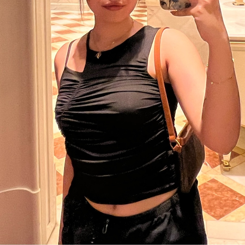 Divided Black Ruched Sleeveless Blouse